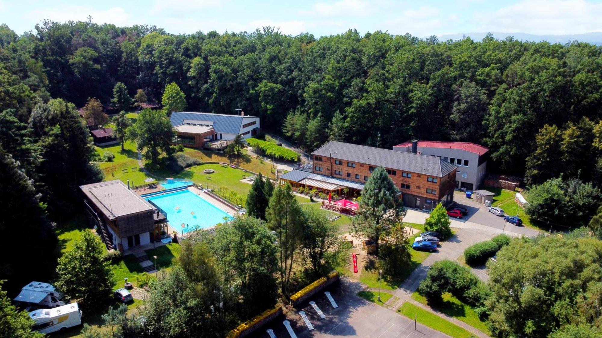 Sporthotel Barborka Hluboka nad Vltavou Exterior photo