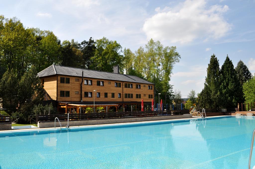 Sporthotel Barborka Hluboka nad Vltavou Exterior photo